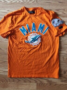 EUC Miami Dolphins Graphic T-Shirt, Size M